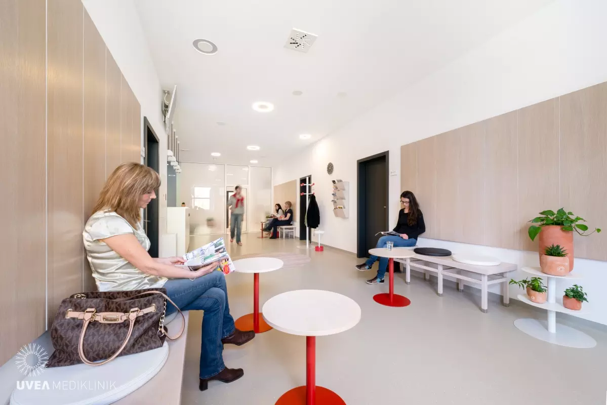 Interér - Prostredie Ocnej Kliniky Uvea037