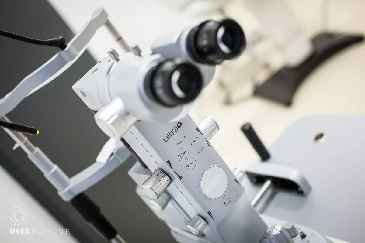 Vybavenie - Yag Laser Ellex Uvea003