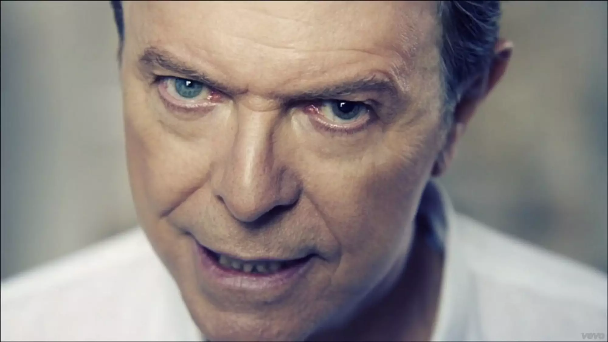 Magické dvojfarebné oči Davida Bowieho boli hádam prvá vec, ktorú si na ňom človek všimol.